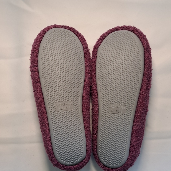 Soft and Cozy Slipper - Picture 5 of 8